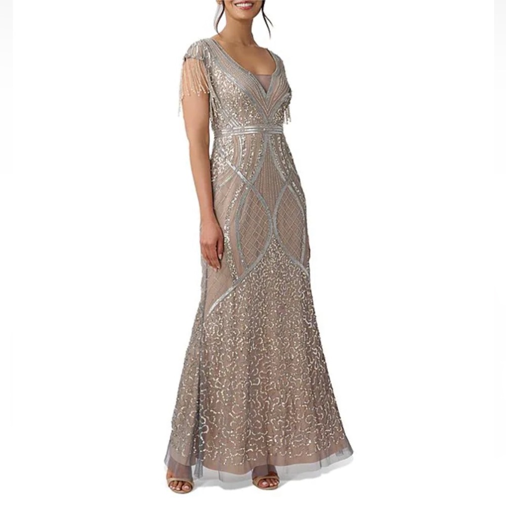 Adrianna Papell - Beaded V-Neck Short Fringe Sleeve Gown